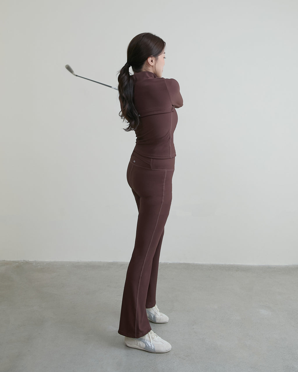 修身坑條微喇叭褲