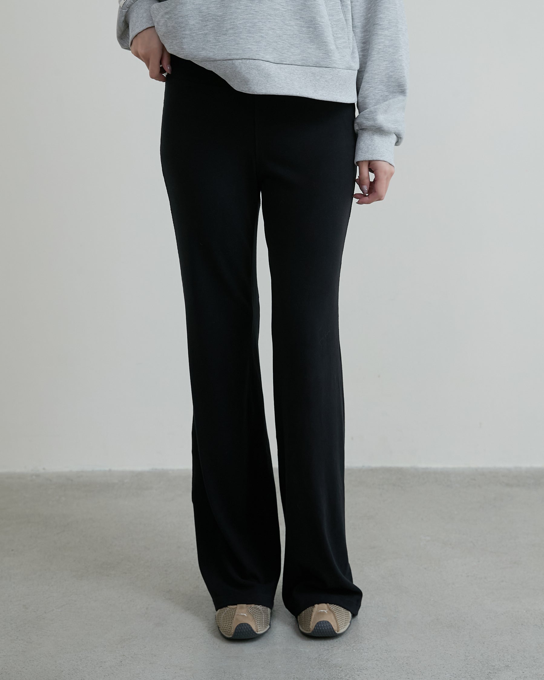 發熱直筒修身褲