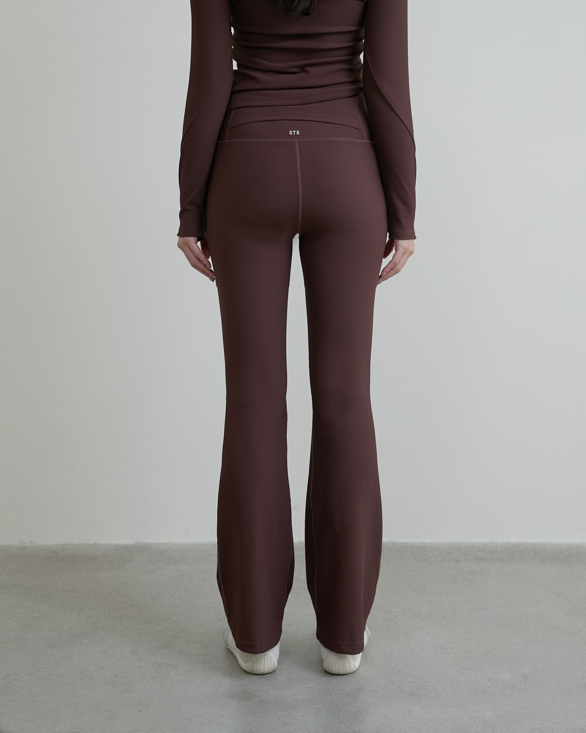 修身坑條微喇叭褲