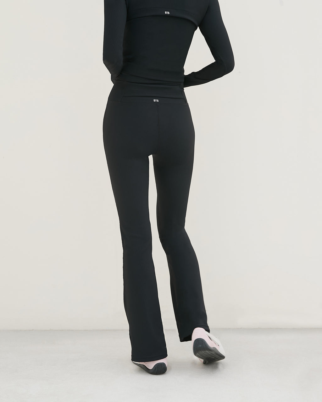 修身坑條微喇叭褲