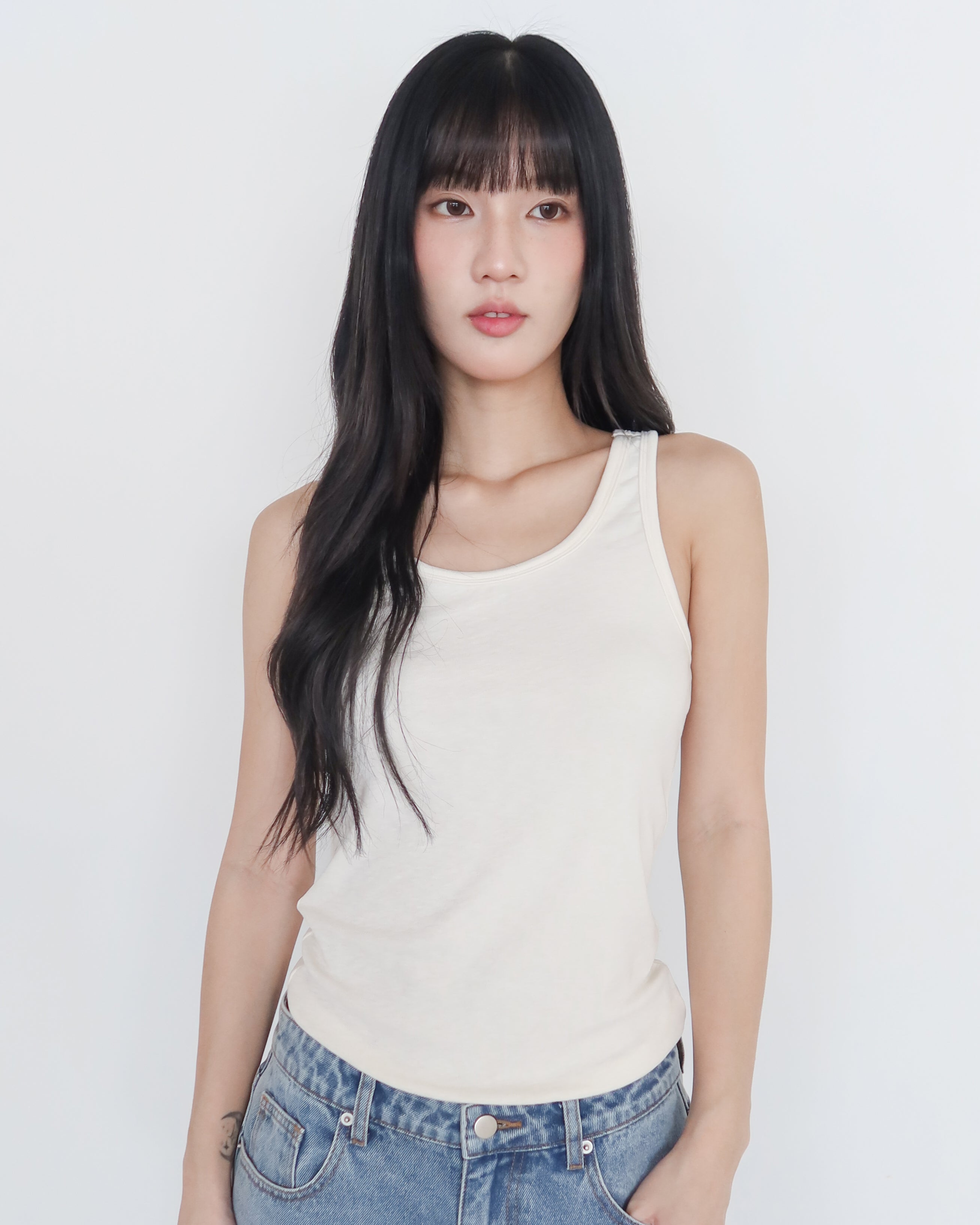 簡約親膚背心 #白杏