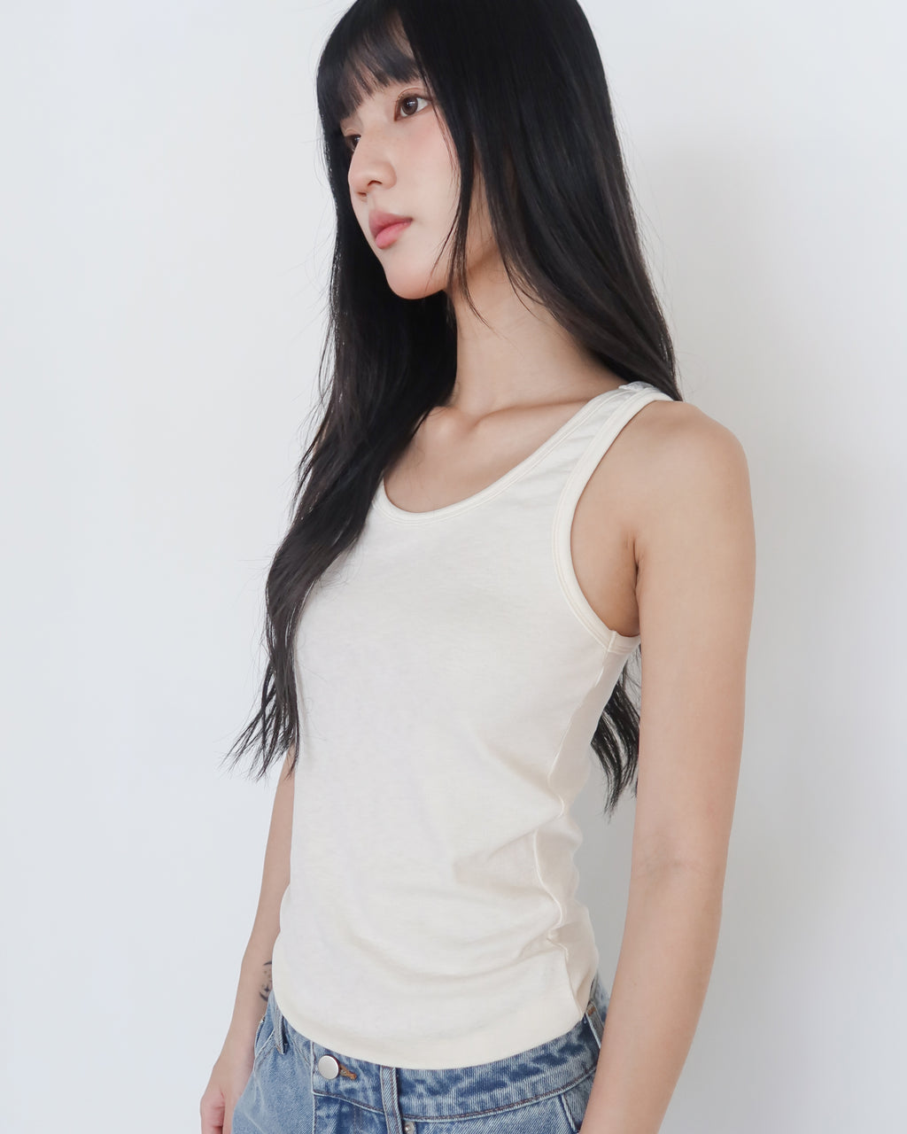 簡約親膚背心 #白杏