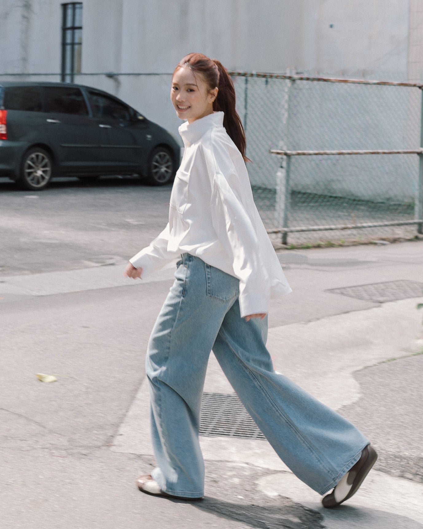 品牌標寬直筒牛仔長褲