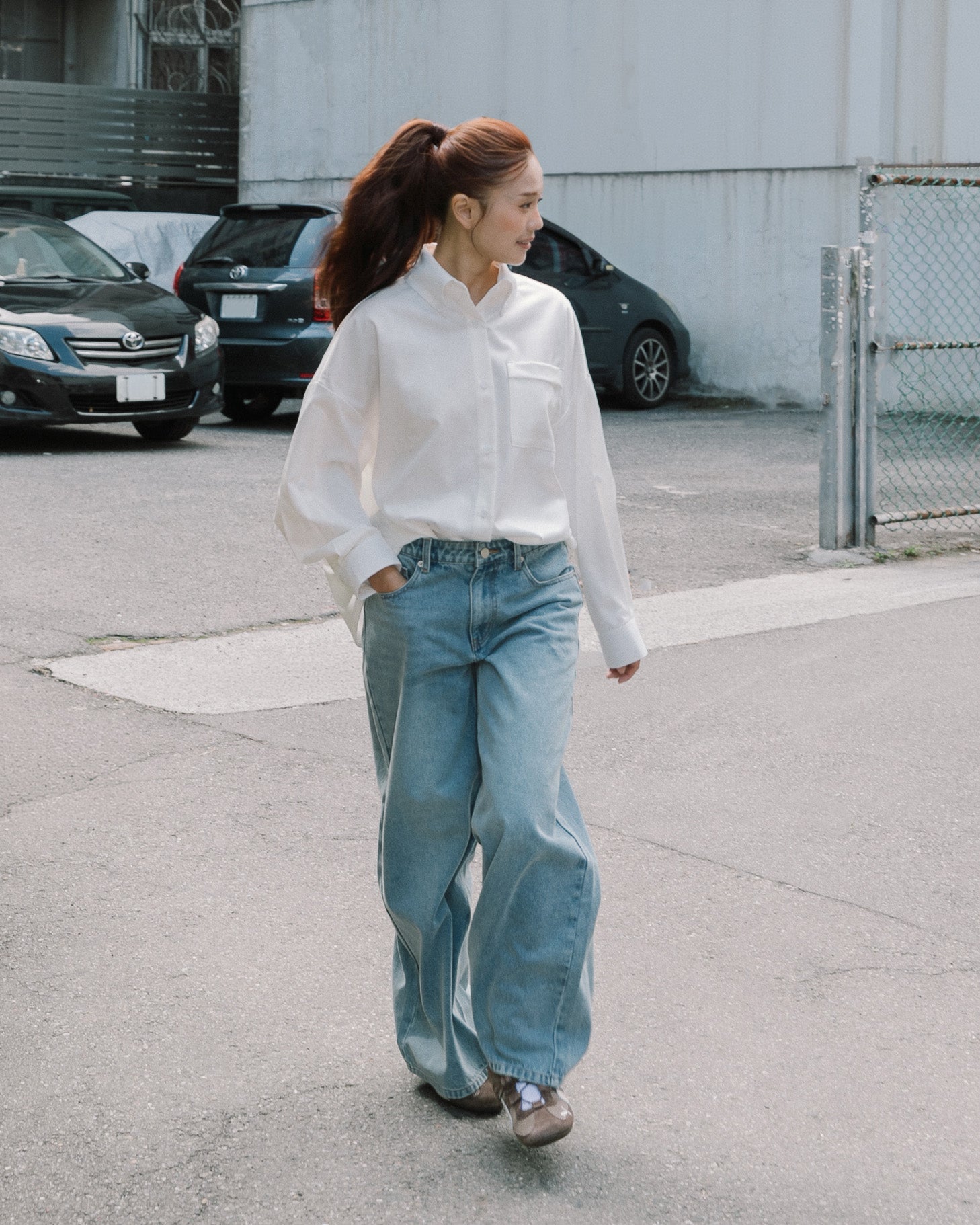 品牌標寬直筒牛仔長褲