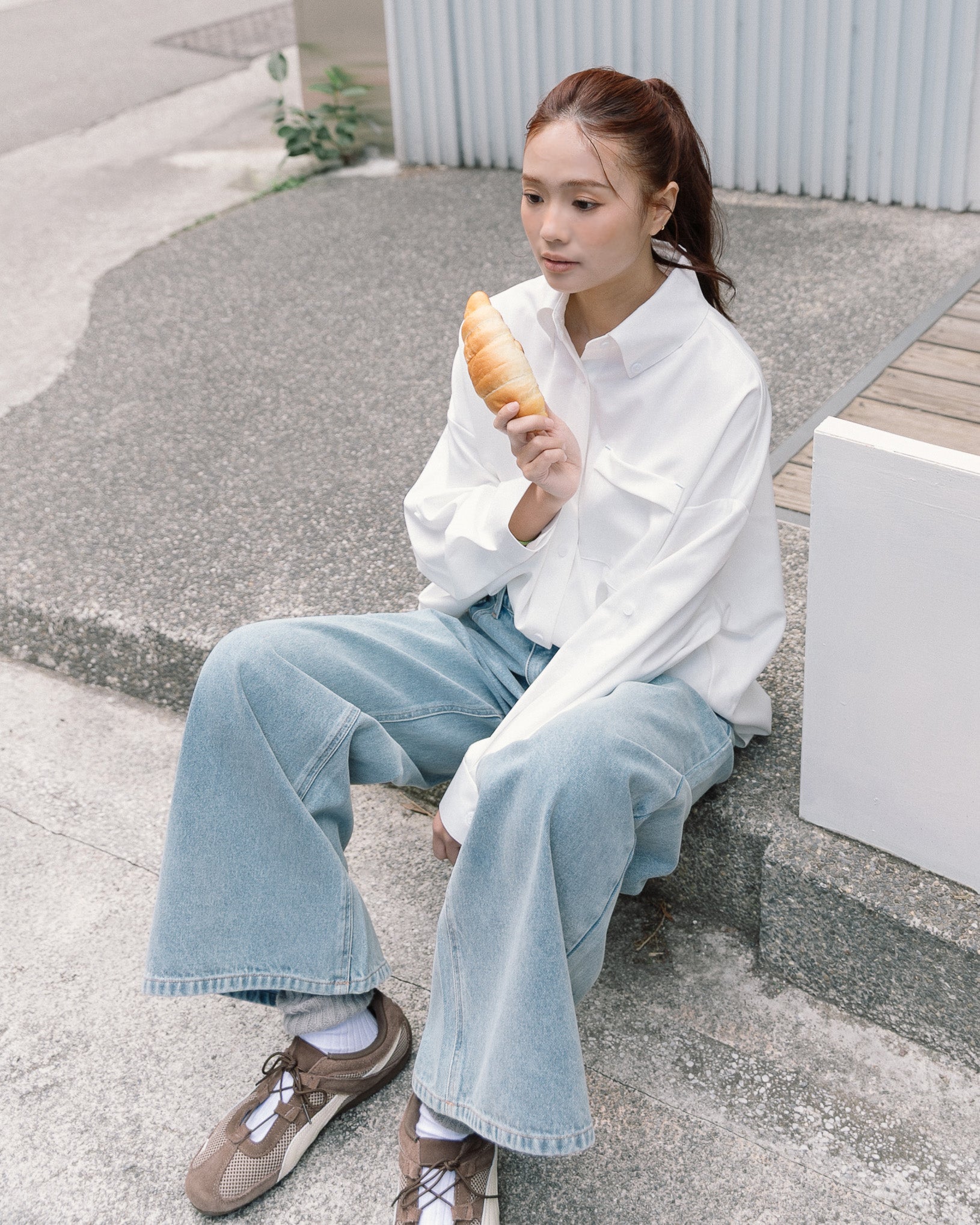 品牌標寬直筒牛仔長褲