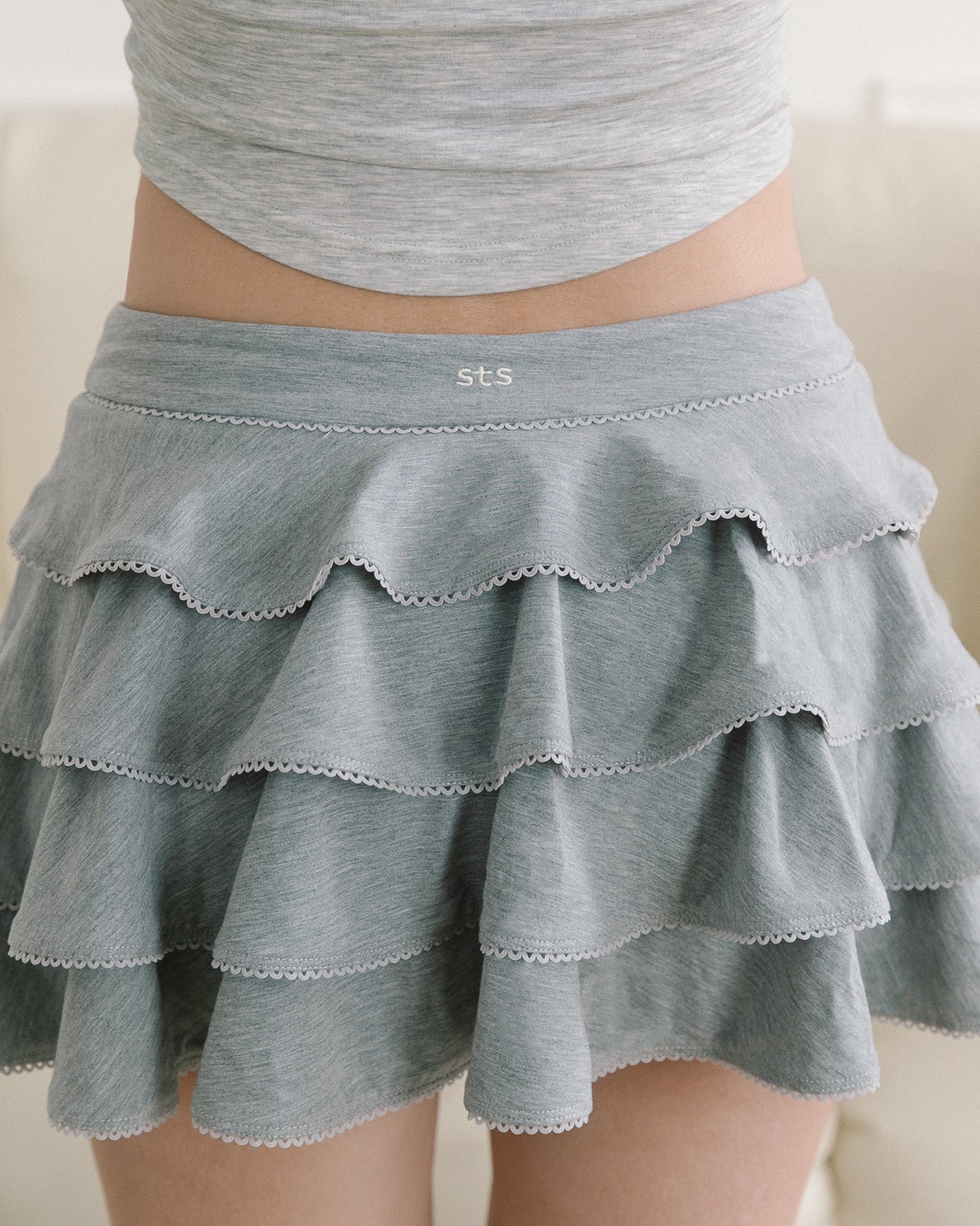 蕾絲花邊蛋糕褲裙 -灰