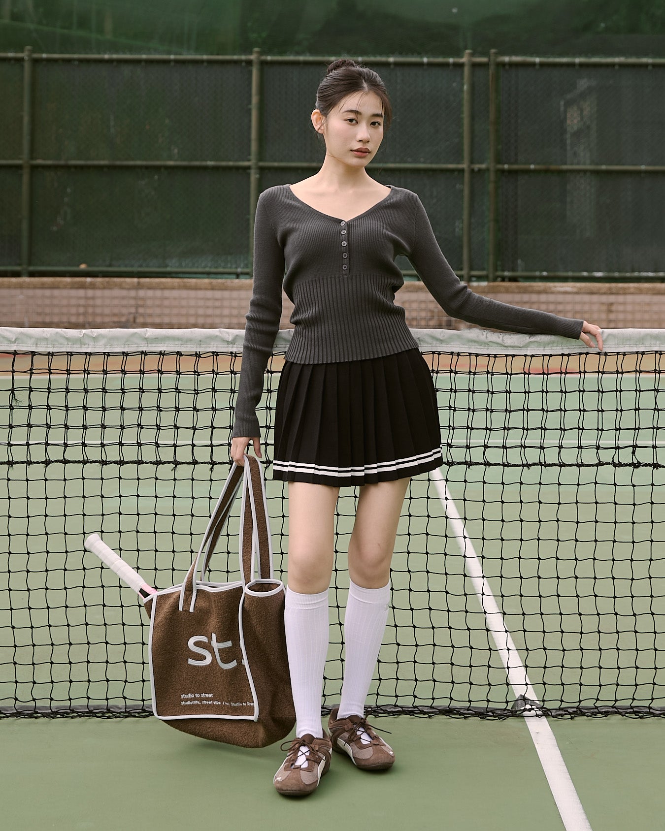 品牌撞色毛圈側背包