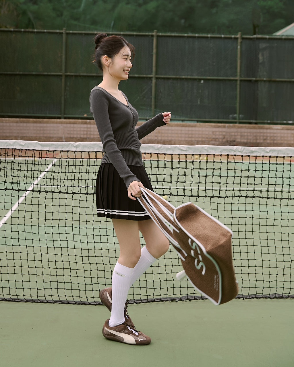 品牌撞色毛圈側背包