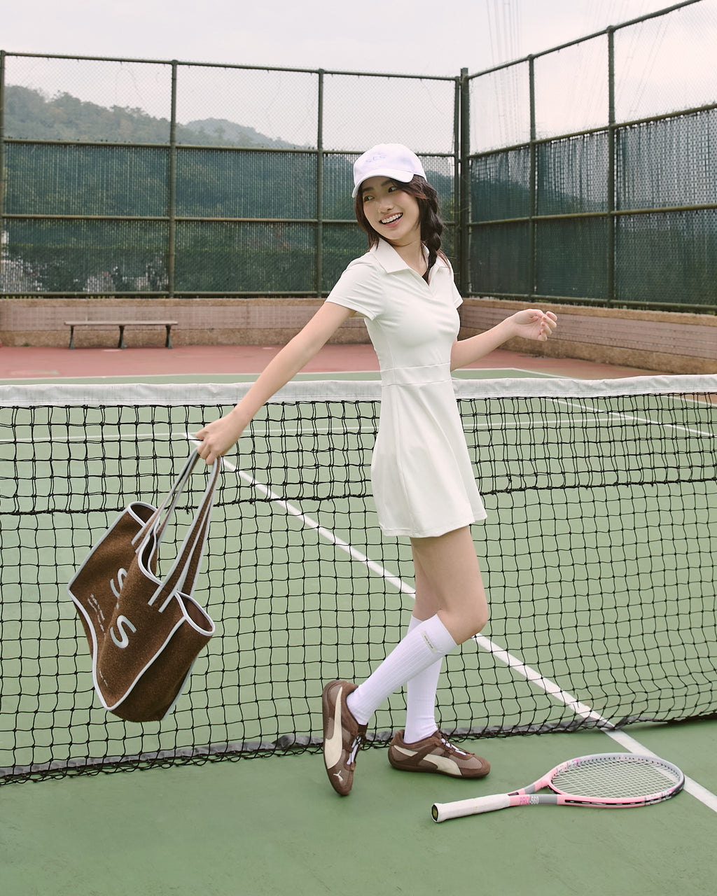 品牌撞色毛圈側背包