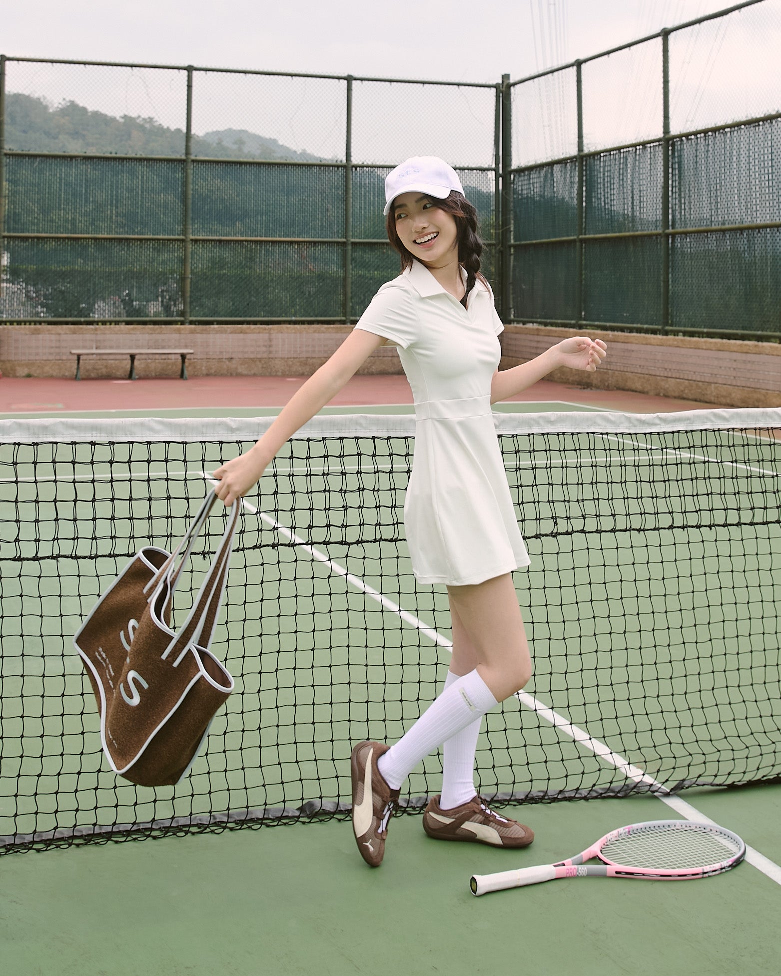 品牌撞色毛圈側背包