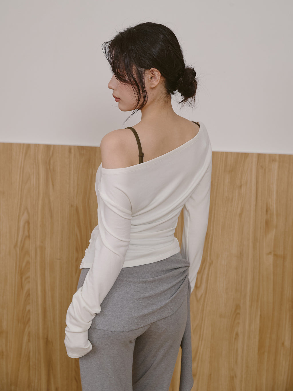 一字領罩衫 ( 附可調肩帶Bra top）