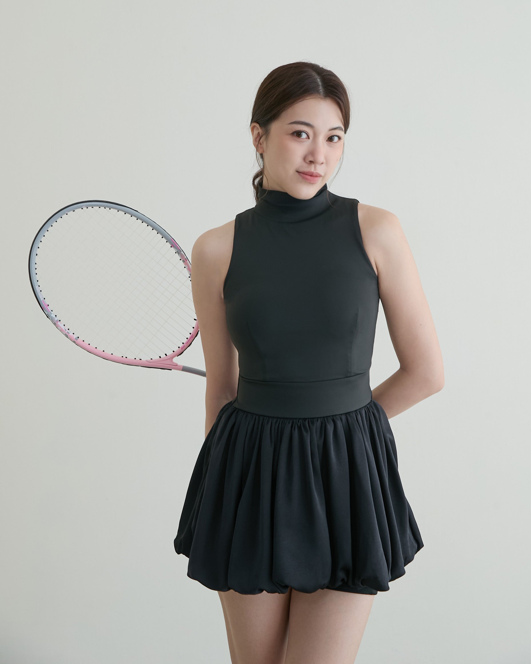 後挖洞花苞洋裝(附網球褲)